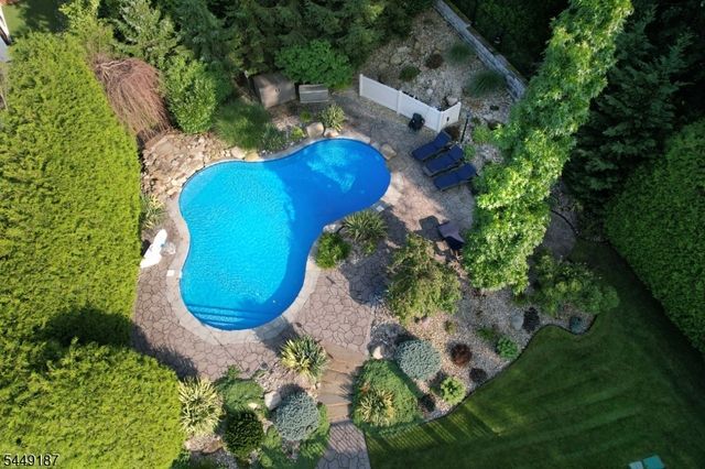 30 The Glen, Cedar Grove Twp., NJ 07009