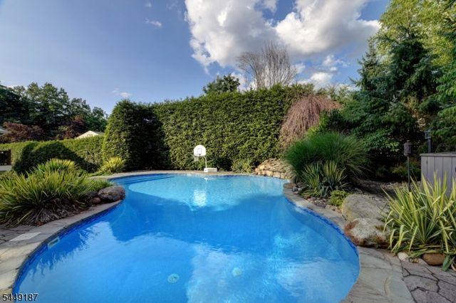 30 The Glen, Cedar Grove Twp., NJ 07009