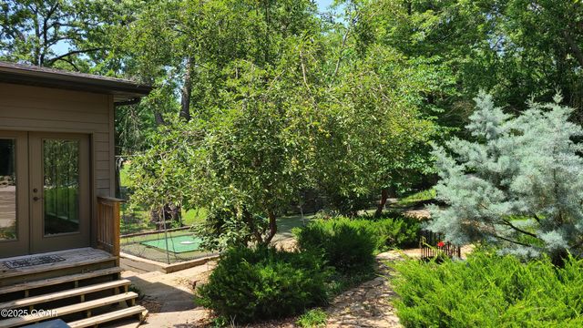 2007 E 47th Street, Joplin, MO 64804