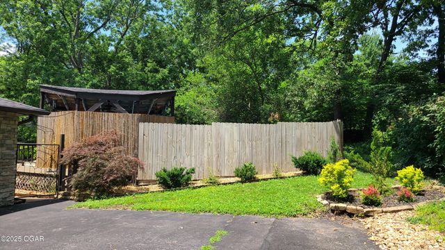 2007 E 47th Street, Joplin, MO 64804