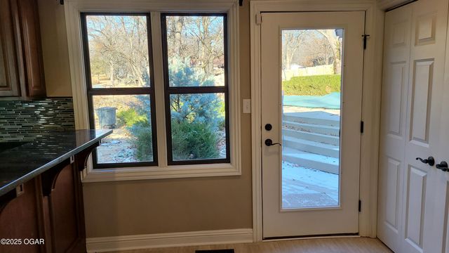 2007 E 47th Street, Joplin, MO 64804