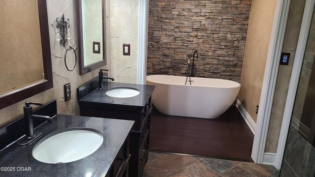 2007 E 47th Street, Joplin, MO 64804