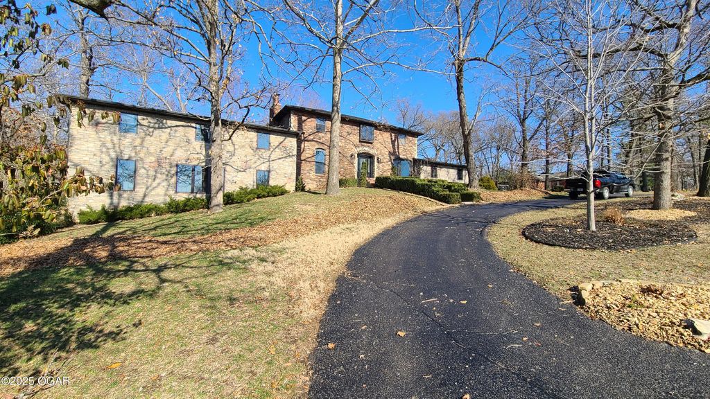 2007 E 47th Street, Joplin, MO 64804