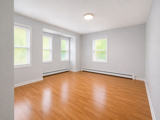 438 Plantation St 438, Worcester, MA 01605