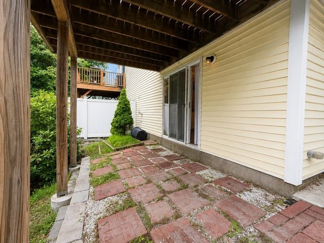 438 Plantation St 438, Worcester, MA 01605