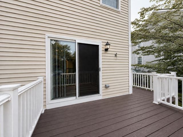 438 Plantation St 438, Worcester, MA 01605