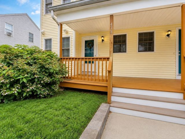 438 Plantation St 438, Worcester, MA 01605