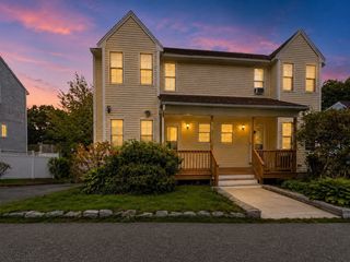 438 Plantation St 438, Worcester, MA 01605