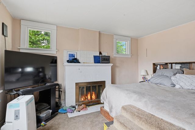 1018 W Grace Ave, Spokane, WA 99205
