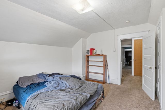 1018 W Grace Ave, Spokane, WA 99205