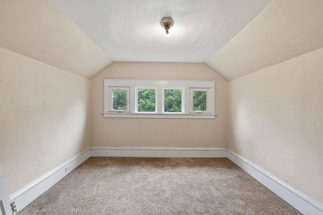 1018 W Grace Ave, Spokane, WA 99205