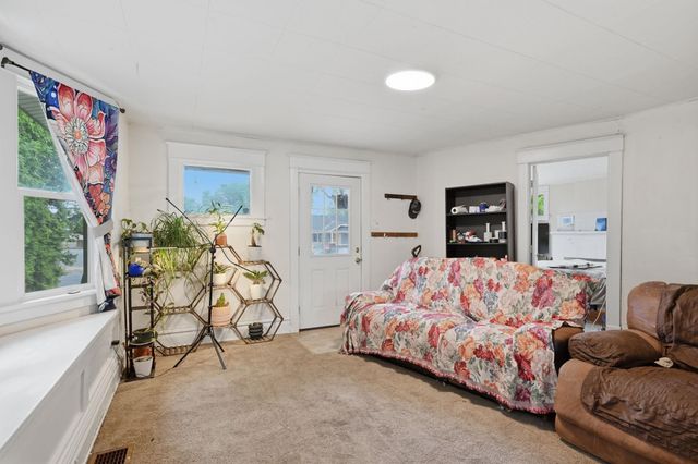 1018 W Grace Ave, Spokane, WA 99205