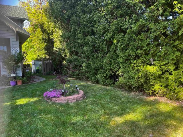 1018 W Grace Ave, Spokane, WA 99205