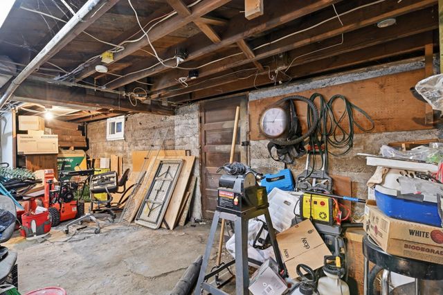 1018 W Grace Ave, Spokane, WA 99205