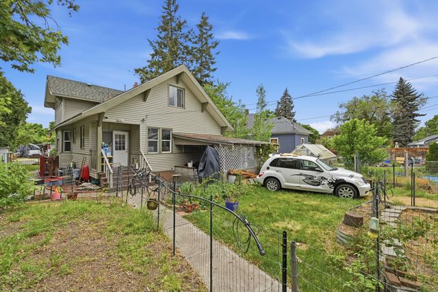 1018 W Grace Ave, Spokane, WA 99205