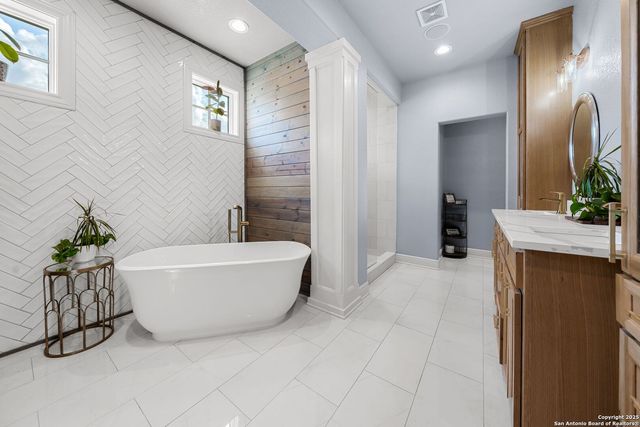 195 Desert Flower, Spring Branch, TX 78070