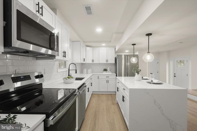 1622 CHESAPEAKE DR, Edgewater, MD 21037