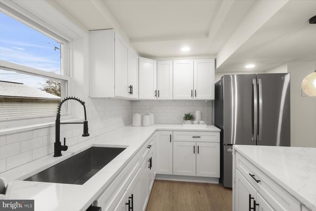 1622 CHESAPEAKE DR, Edgewater, MD 21037