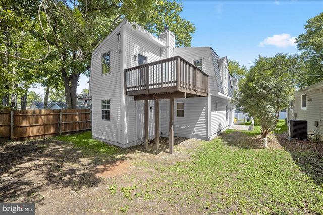1622 CHESAPEAKE DR, Edgewater, MD 21037
