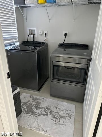 8863 Madrid CIR, Naples, FL 34104