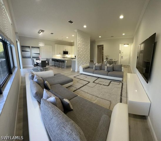 8863 Madrid CIR, Naples, FL 34104