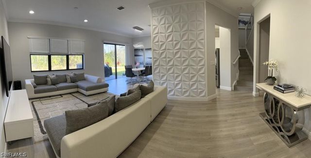 8863 Madrid CIR, Naples, FL 34104