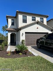 8863 Madrid CIR, Naples, FL 34104