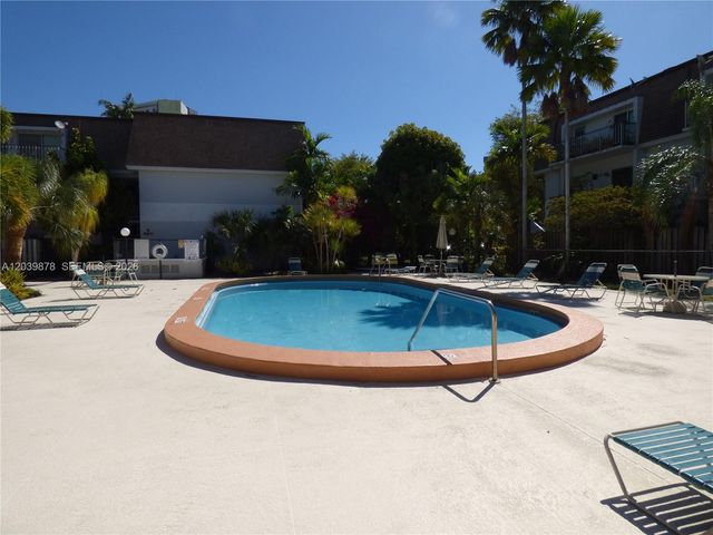 9631 SW 77th Avenue 207C, Miami, FL 33156