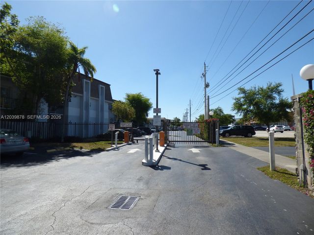 9631 SW 77th Avenue 207C, Miami, FL 33156