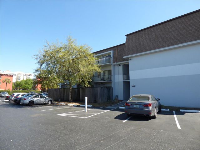 9631 SW 77th Avenue 207C, Miami, FL 33156