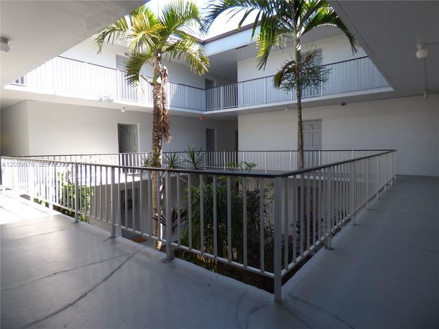 9631 SW 77th Avenue 207C, Miami, FL 33156