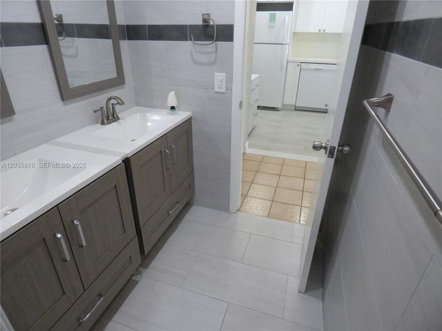 9631 SW 77th Avenue 207C, Miami, FL 33156