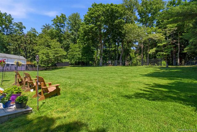 355 Bread And Cheese Hollow Road, Northport, NY 11768