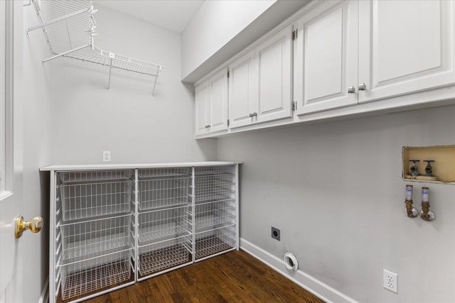 4715 Hasting DRIVE, Brookfield, WI 53045