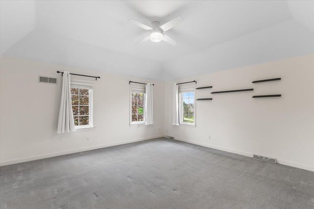 4715 Hasting DRIVE, Brookfield, WI 53045