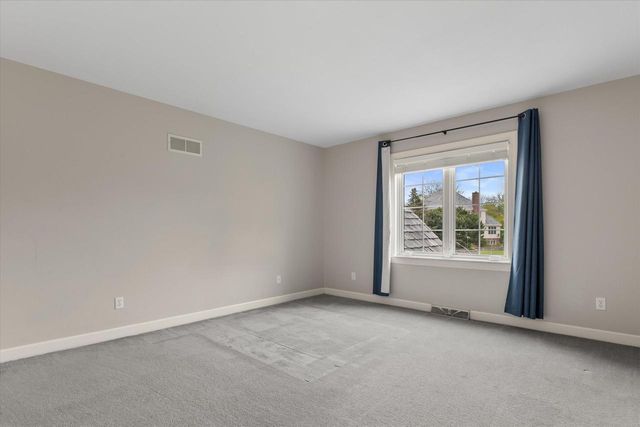 4715 Hasting DRIVE, Brookfield, WI 53045