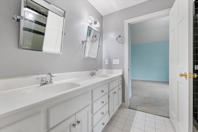 4715 Hasting DRIVE, Brookfield, WI 53045