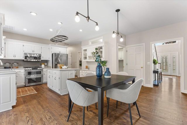 4715 Hasting DRIVE, Brookfield, WI 53045