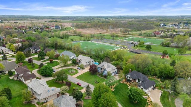 4715 Hasting DRIVE, Brookfield, WI 53045