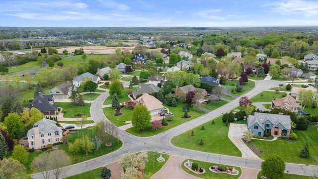 4715 Hasting DRIVE, Brookfield, WI 53045