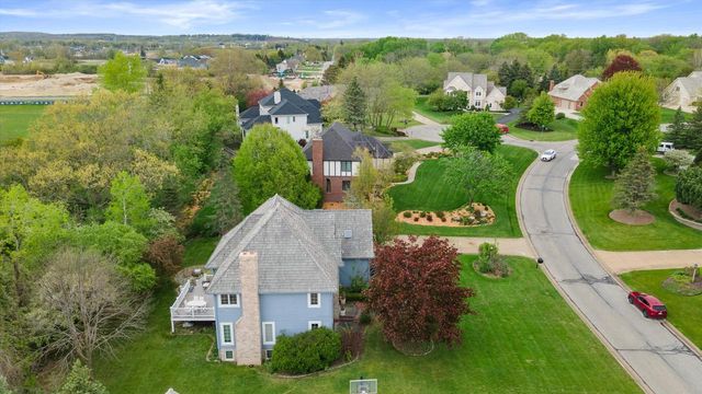 4715 Hasting DRIVE, Brookfield, WI 53045