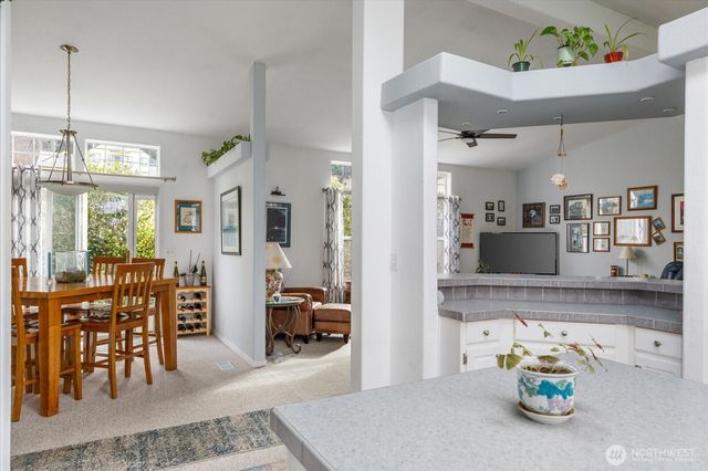 5386 Vinton Avenue, Freeland, WA 98249