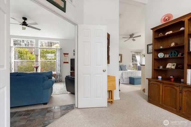 5386 Vinton Avenue, Freeland, WA 98249