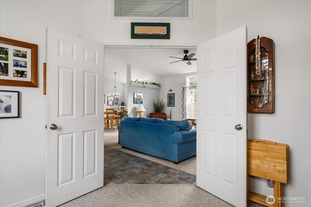 5386 Vinton Avenue, Freeland, WA 98249