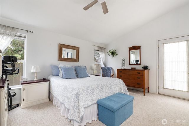 5386 Vinton Avenue, Freeland, WA 98249