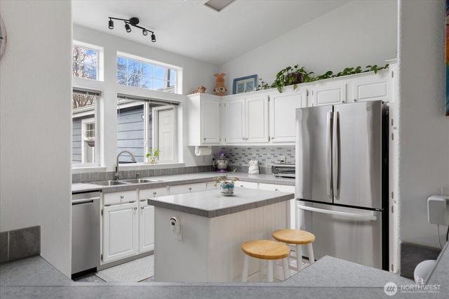 5386 Vinton Avenue, Freeland, WA 98249