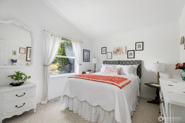 5386 Vinton Avenue, Freeland, WA 98249