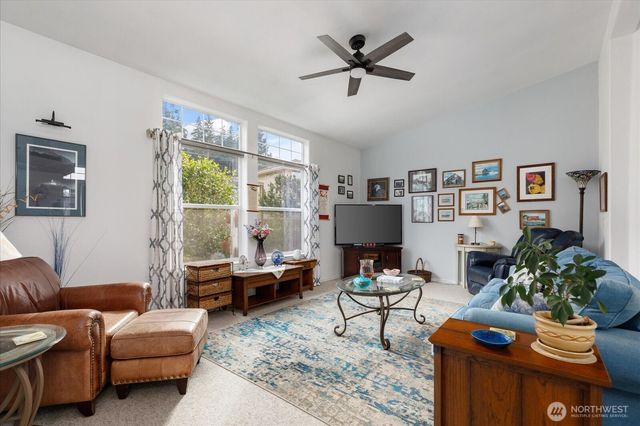 5386 Vinton Avenue, Freeland, WA 98249