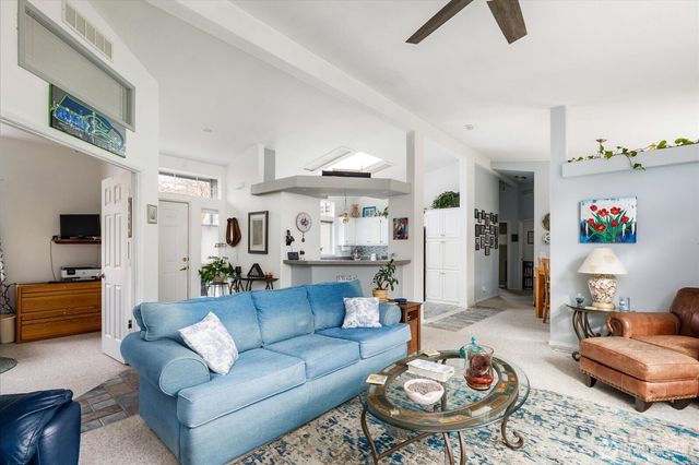 5386 Vinton Avenue, Freeland, WA 98249