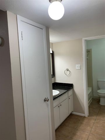 1412 Hawthorne Street 6, Houston, TX 77006